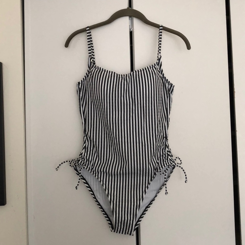 Drawstring ruched one-piece bathing suit